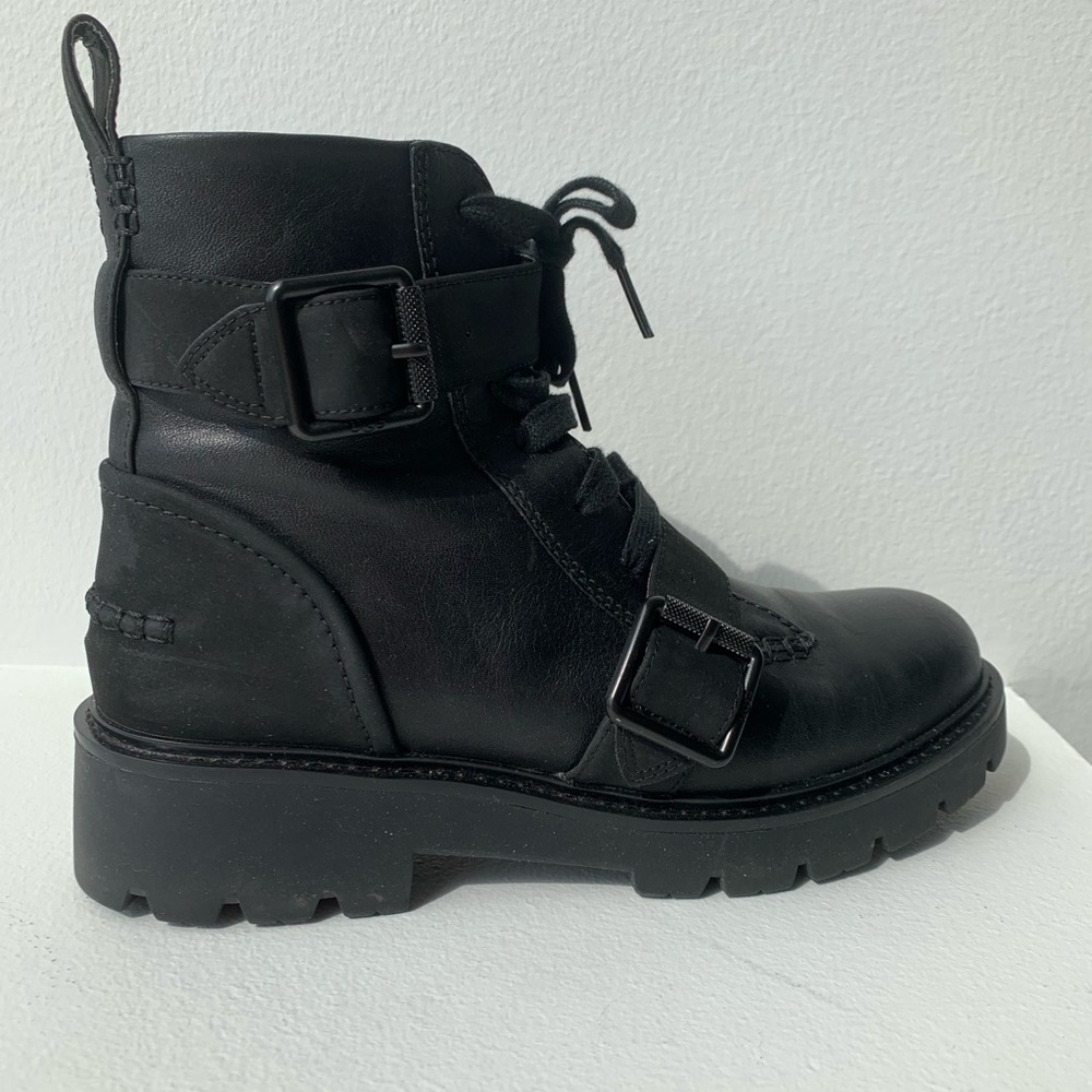 UGG Noe Boot (Size 8)